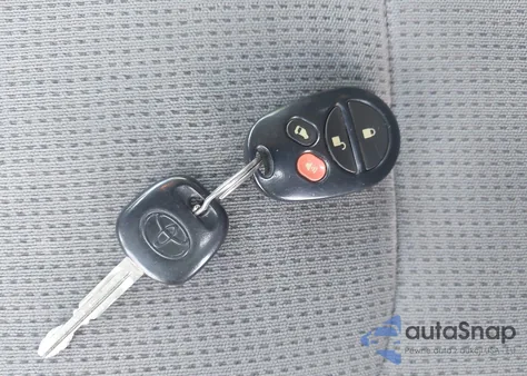 2004 Toyota Sienna Le z USA, uszkodzony, nr VIN 5TDZA23C14S170070